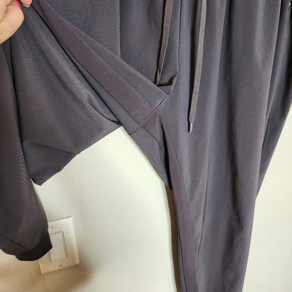 Jaanuu charcoal grey scrub joggers. Size 2XL. - Picture 8 of 16